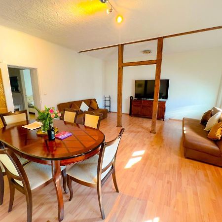 "Casa20200" 2 X Apartments Je 150Qm Fuer Business, Familien, Gruppen, Handwerker 15Min Von Berlin, Erdbeerhof, Outlet B5, 5Min Vom See Falkensee !! 2 Apartment Each 150Qm For Business , Families 15Min From Berlin!! Kültér fotó