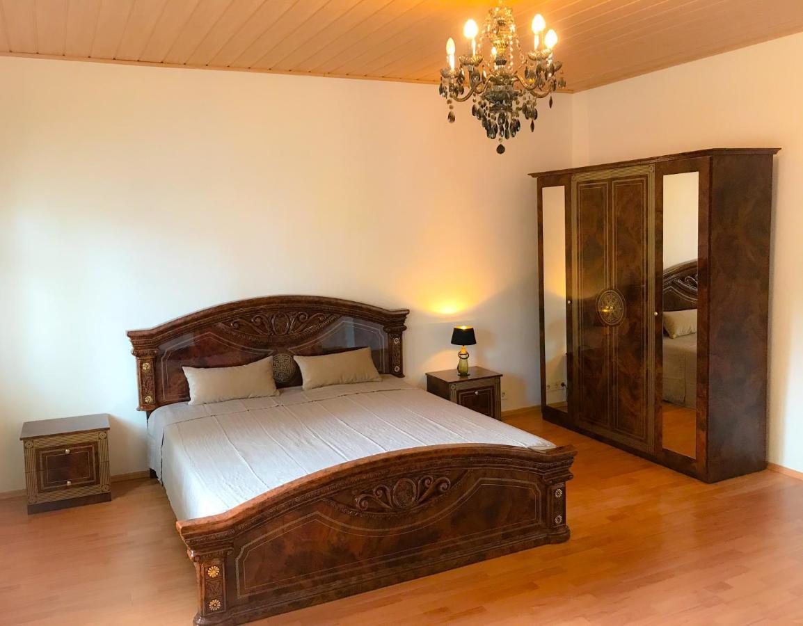 "Casa20200" 2 X Apartments Je 150Qm Fuer Business, Familien, Gruppen, Handwerker 15Min Von Berlin, Erdbeerhof, Outlet B5, 5Min Vom See Falkensee !! 2 Apartment Each 150Qm For Business , Families 15Min From Berlin!! Kültér fotó