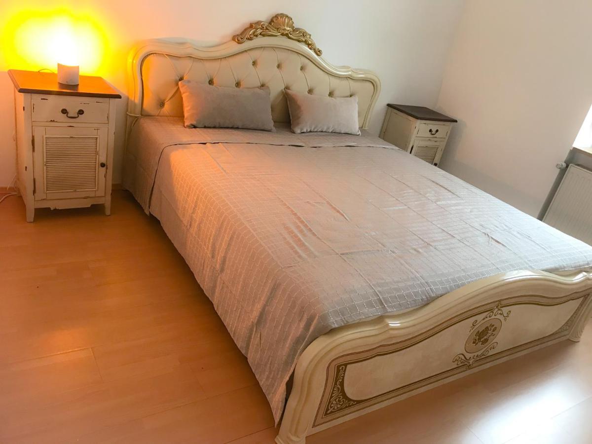 "Casa20200" 2 X Apartments Je 150Qm Fuer Business, Familien, Gruppen, Handwerker 15Min Von Berlin, Erdbeerhof, Outlet B5, 5Min Vom See Falkensee !! 2 Apartment Each 150Qm For Business , Families 15Min From Berlin!! Kültér fotó