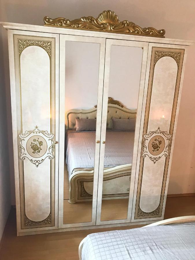 "Casa20200" 2 X Apartments Je 150Qm Fuer Business, Familien, Gruppen, Handwerker 15Min Von Berlin, Erdbeerhof, Outlet B5, 5Min Vom See Falkensee !! 2 Apartment Each 150Qm For Business , Families 15Min From Berlin!! Kültér fotó