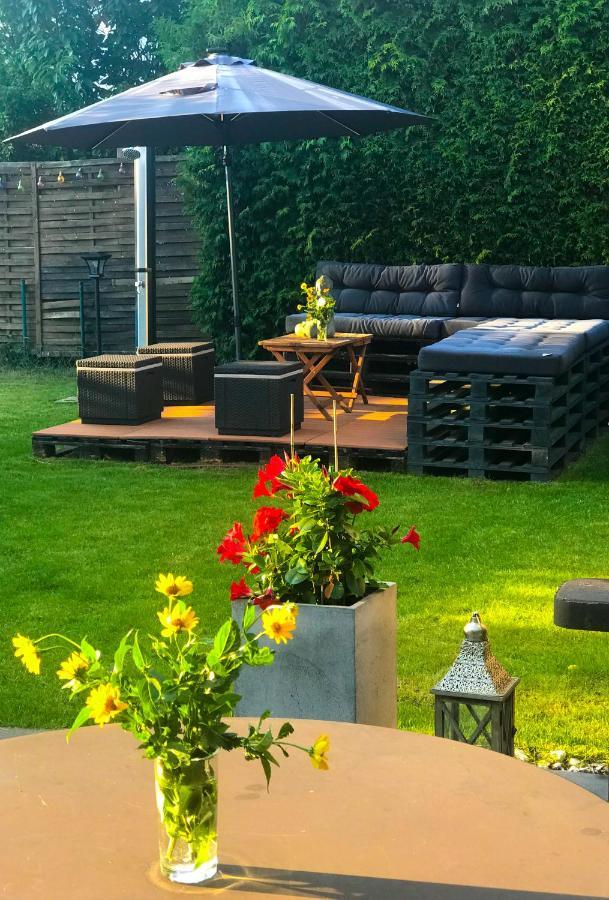 "Casa20200" 2 X Apartments Je 150Qm Fuer Business, Familien, Gruppen, Handwerker 15Min Von Berlin, Erdbeerhof, Outlet B5, 5Min Vom See Falkensee !! 2 Apartment Each 150Qm For Business , Families 15Min From Berlin!! Kültér fotó