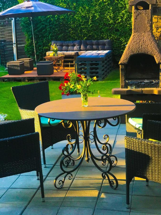 "Casa20200" 2 X Apartments Je 150Qm Fuer Business, Familien, Gruppen, Handwerker 15Min Von Berlin, Erdbeerhof, Outlet B5, 5Min Vom See Falkensee !! 2 Apartment Each 150Qm For Business , Families 15Min From Berlin!! Kültér fotó