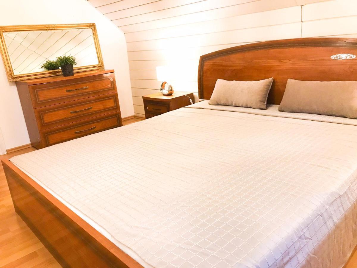 "Casa20200" 2 X Apartments Je 150Qm Fuer Business, Familien, Gruppen, Handwerker 15Min Von Berlin, Erdbeerhof, Outlet B5, 5Min Vom See Falkensee !! 2 Apartment Each 150Qm For Business , Families 15Min From Berlin!! Kültér fotó